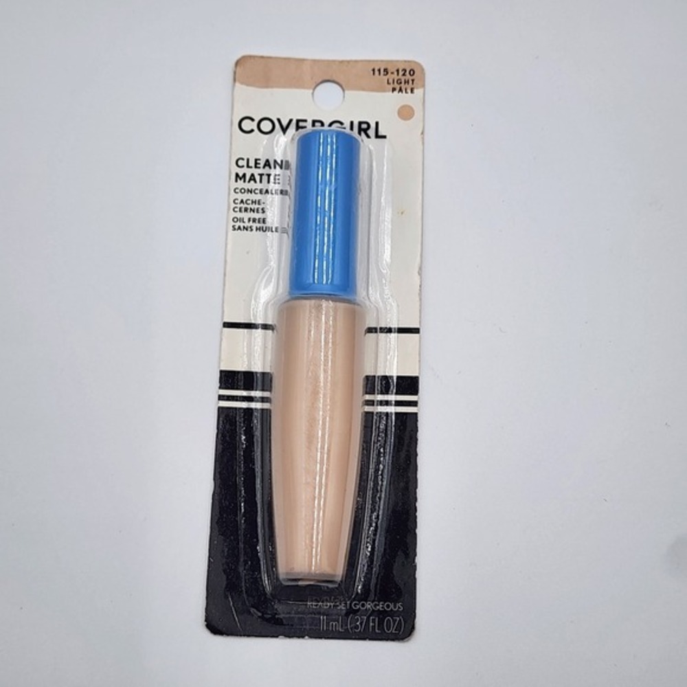 CoverGirl Clean Matte Concealer Light Pale‎ 115-120 .37 fl oz New Classic